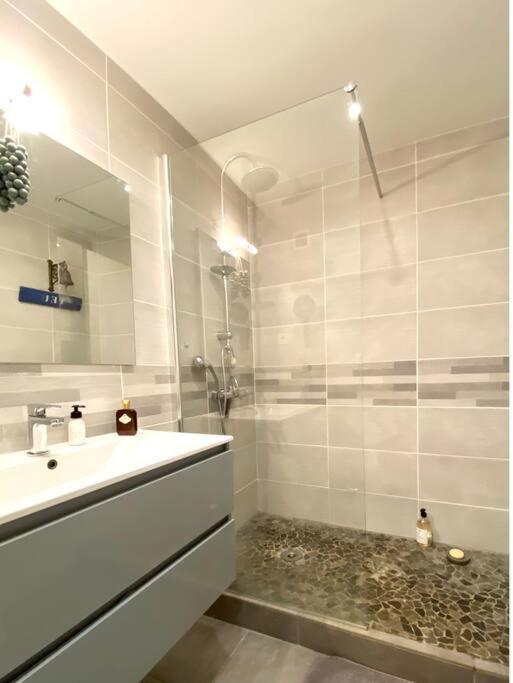 Appartement Chaleureux Entre Zola Et Proce. Nantes Exterior photo